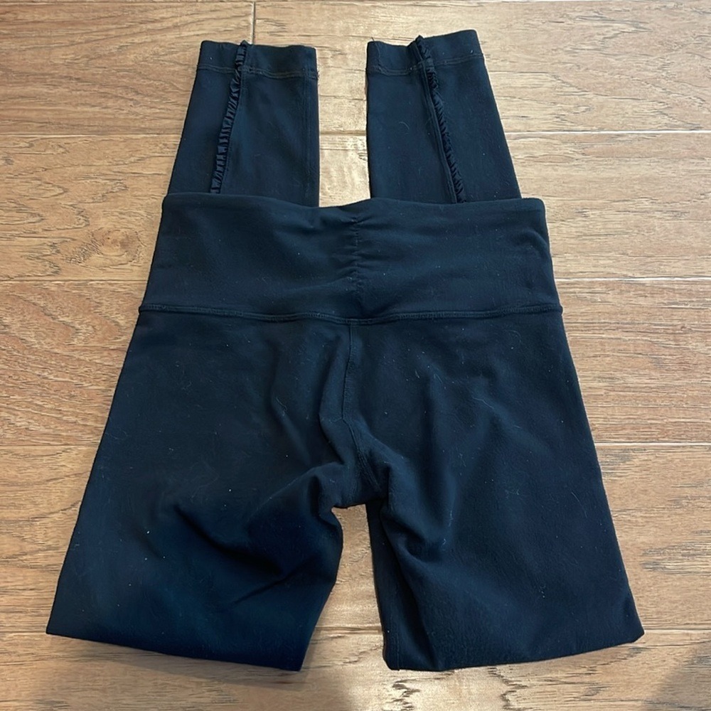 Lululemon Low Rise Black Ruffle Leg Leggings 2 - Picture 5 of 8